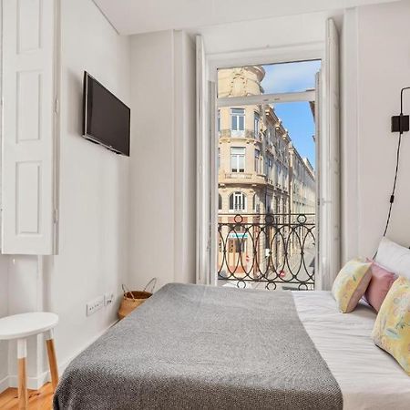Host Wise - Lovely Shinny Flats With Balcony - Clerigos Porto Bagian luar foto