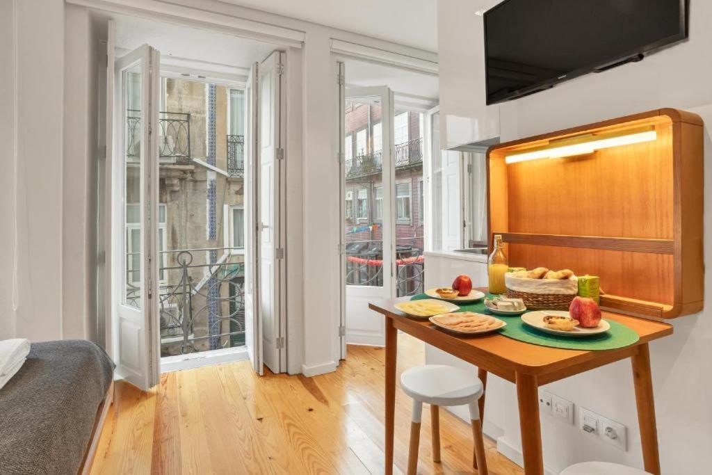 Host Wise - Lovely Shinny Flats With Balcony - Clerigos Porto Bagian luar foto