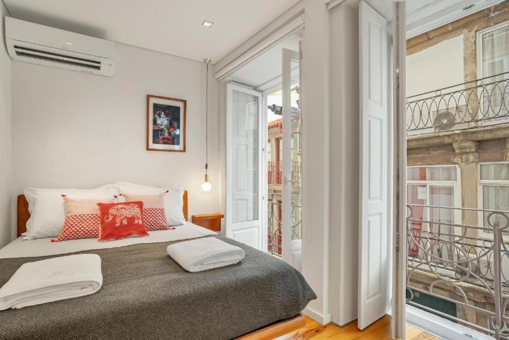 Host Wise - Lovely Shinny Flats With Balcony - Clerigos Porto Bagian luar foto