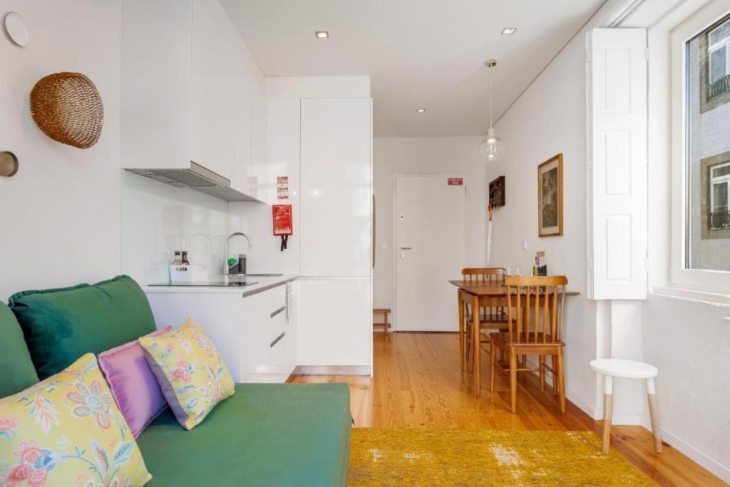Host Wise - Lovely Shinny Flats With Balcony - Clerigos Porto Bagian luar foto