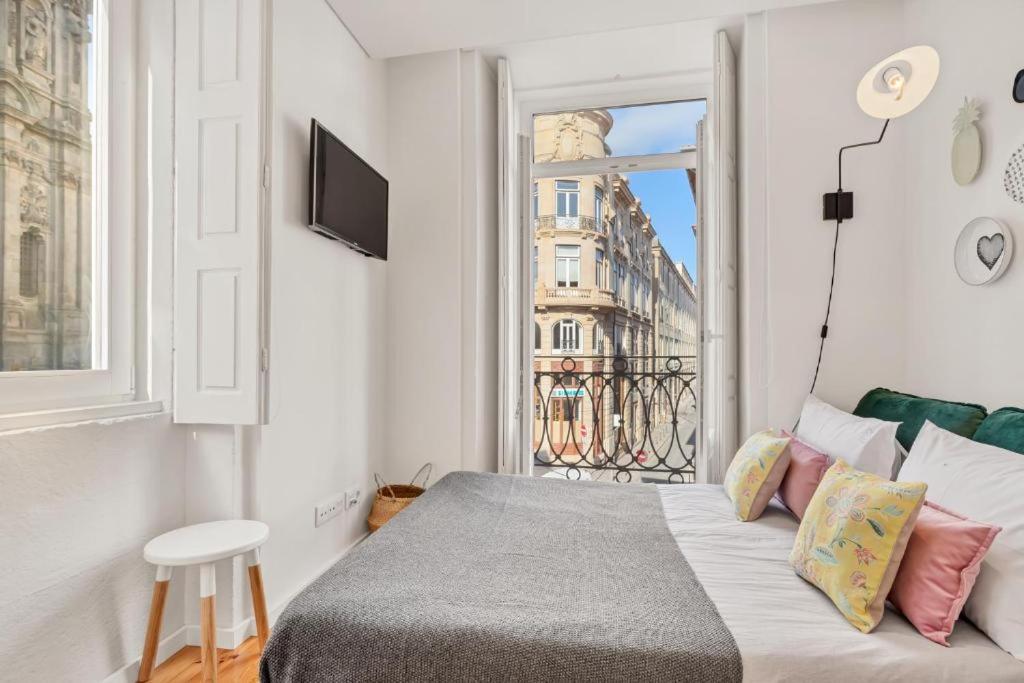 Host Wise - Lovely Shinny Flats With Balcony - Clerigos Porto Bagian luar foto