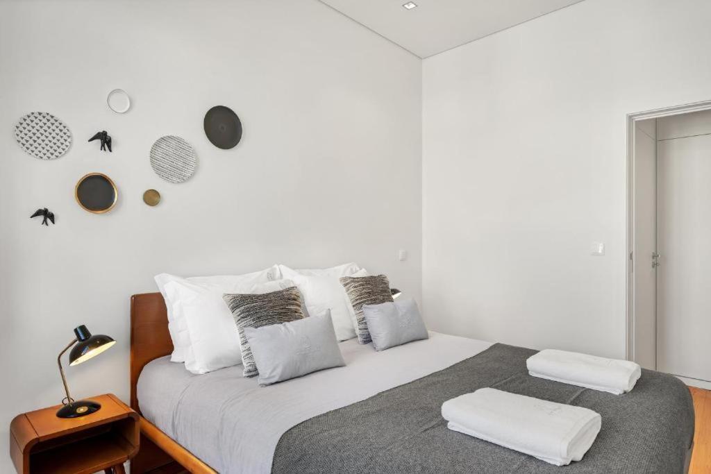 Host Wise - Lovely Shinny Flats With Balcony - Clerigos Porto Bagian luar foto