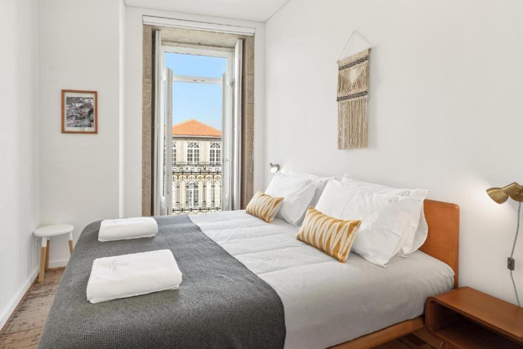Host Wise - Lovely Shinny Flats With Balcony - Clerigos Porto Bagian luar foto