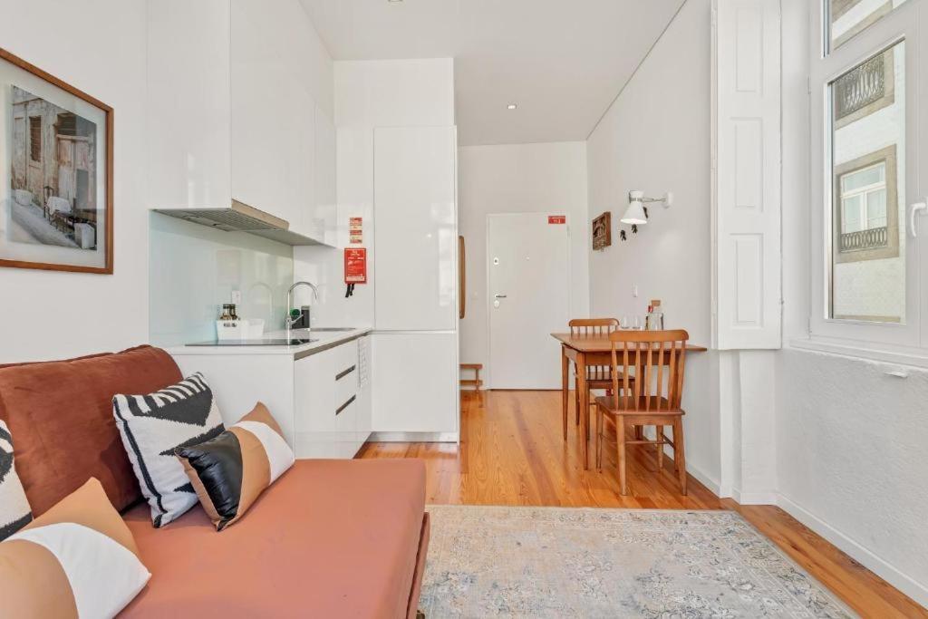 Host Wise - Lovely Shinny Flats With Balcony - Clerigos Porto Bagian luar foto