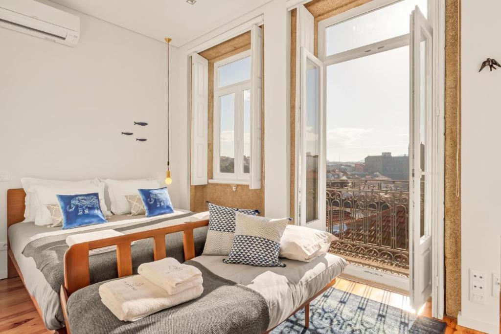 Host Wise - Lovely Shinny Flats With Balcony - Clerigos Porto Bagian luar foto