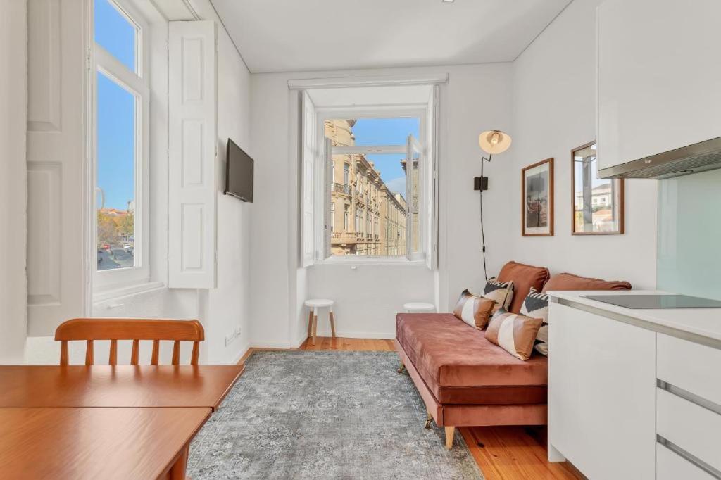 Host Wise - Lovely Shinny Flats With Balcony - Clerigos Porto Bagian luar foto