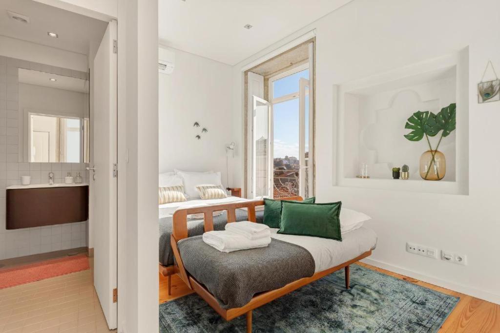 Host Wise - Lovely Shinny Flats With Balcony - Clerigos Porto Bagian luar foto