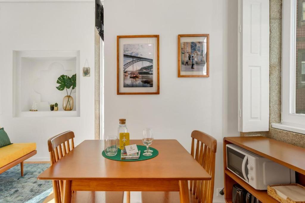 Host Wise - Lovely Shinny Flats With Balcony - Clerigos Porto Bagian luar foto
