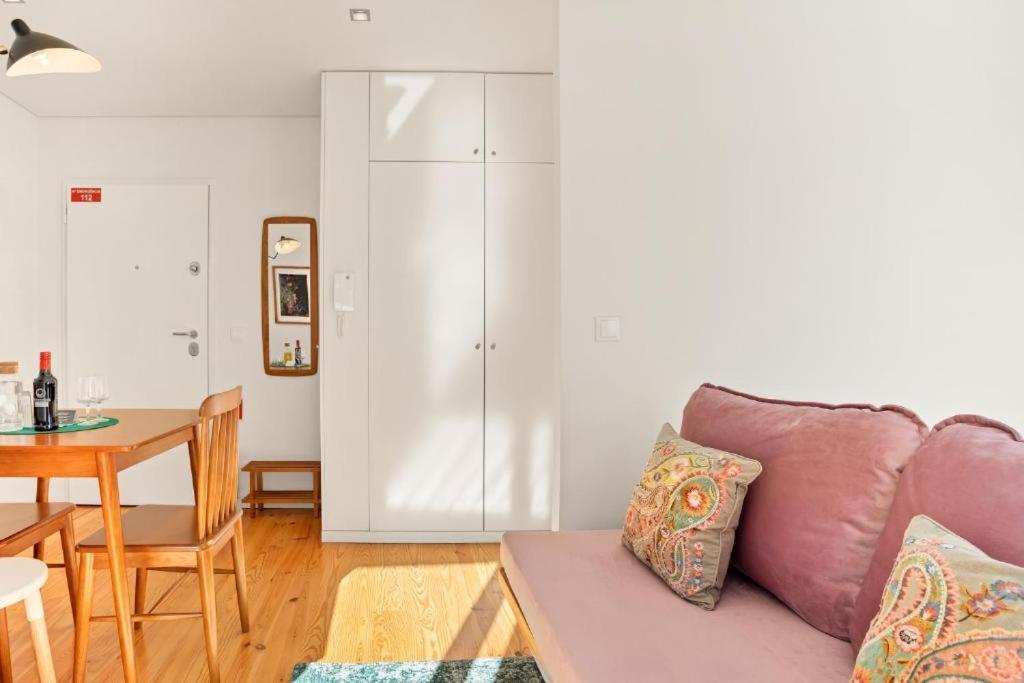 Host Wise - Lovely Shinny Flats With Balcony - Clerigos Porto Bagian luar foto