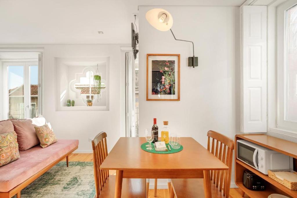 Host Wise - Lovely Shinny Flats With Balcony - Clerigos Porto Bagian luar foto