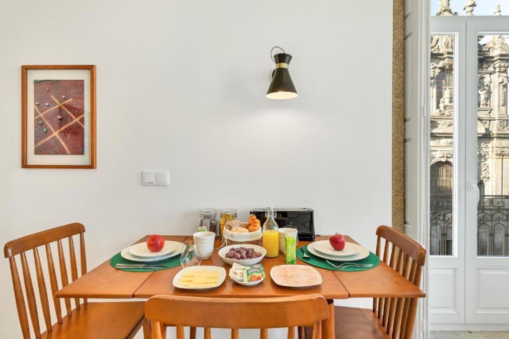 Host Wise - Lovely Shinny Flats With Balcony - Clerigos Porto Ruang foto