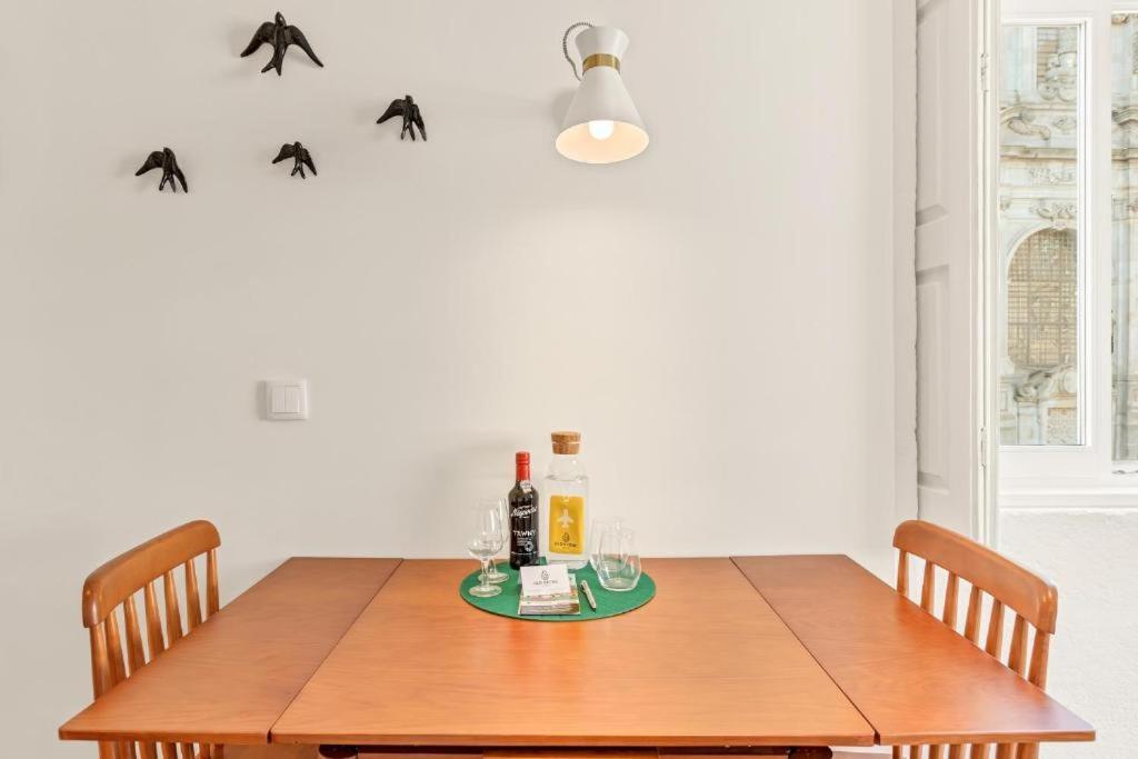 Host Wise - Lovely Shinny Flats With Balcony - Clerigos Porto Ruang foto