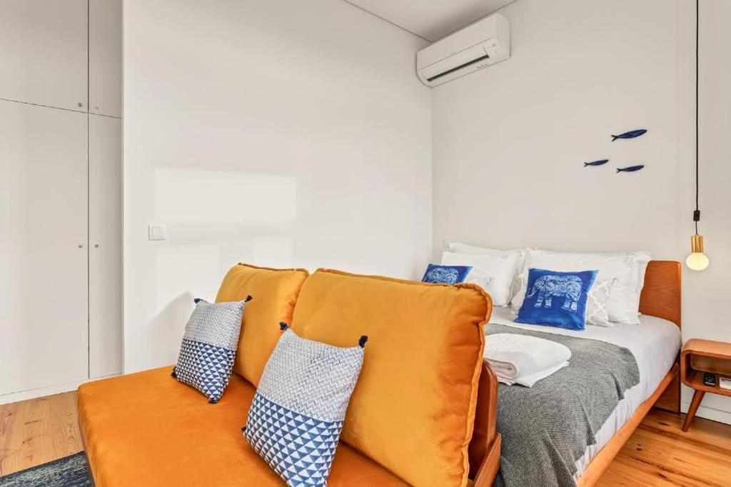Host Wise - Lovely Shinny Flats With Balcony - Clerigos Porto Ruang foto