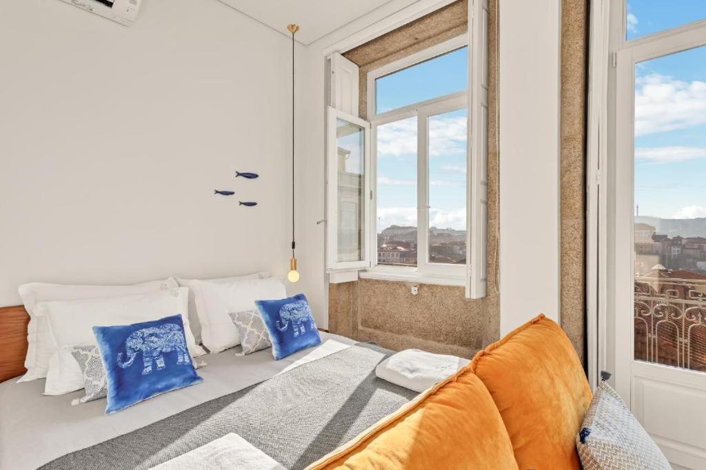 Host Wise - Lovely Shinny Flats With Balcony - Clerigos Porto Ruang foto