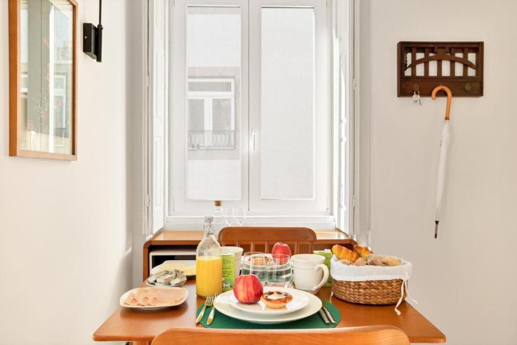 Host Wise - Lovely Shinny Flats With Balcony - Clerigos Porto Ruang foto